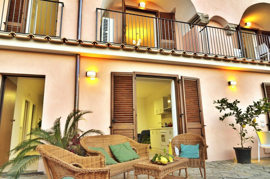 Lemon Flats Sorrento Bed & Breakfast Oda fotoğraf